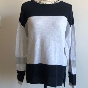 Vince long sleeve pullover sweater 100% cotton, Size Small,  EUC